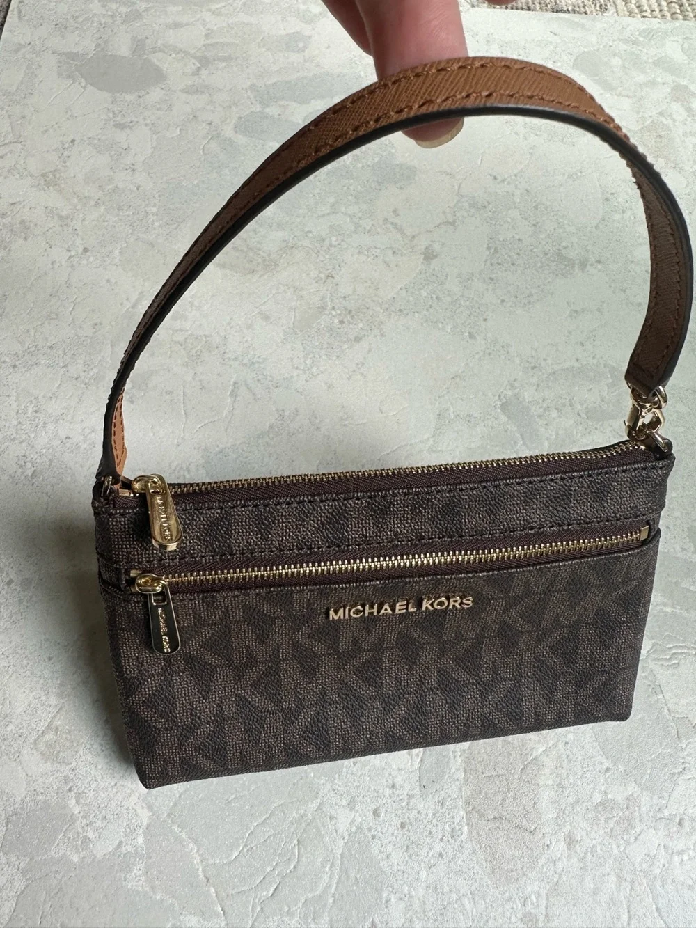 Michael Kors Jet Set Travel Signature Top Zip Wristlet